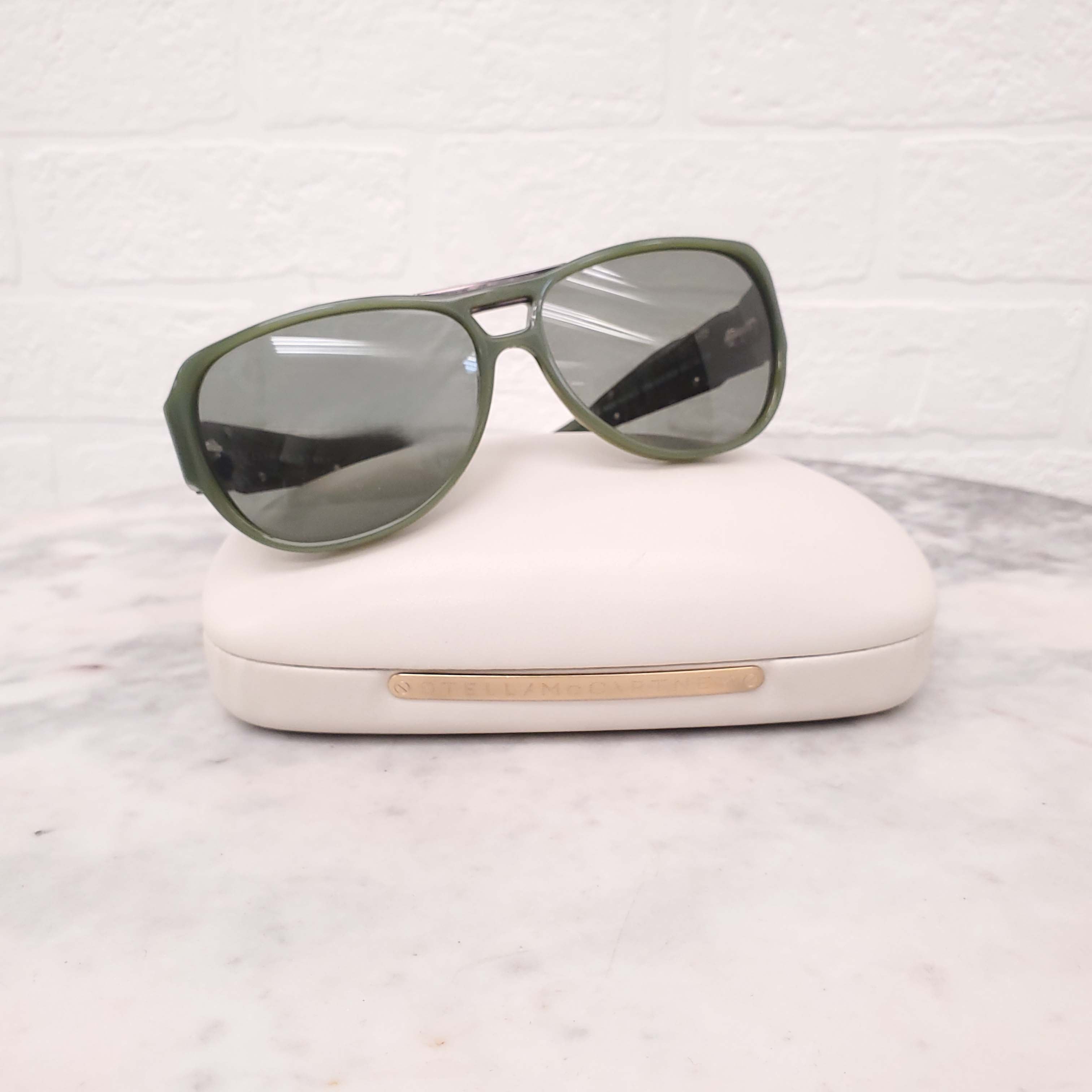 STELLA MCCARTNEY GREEN LOGO SUNGLASSES