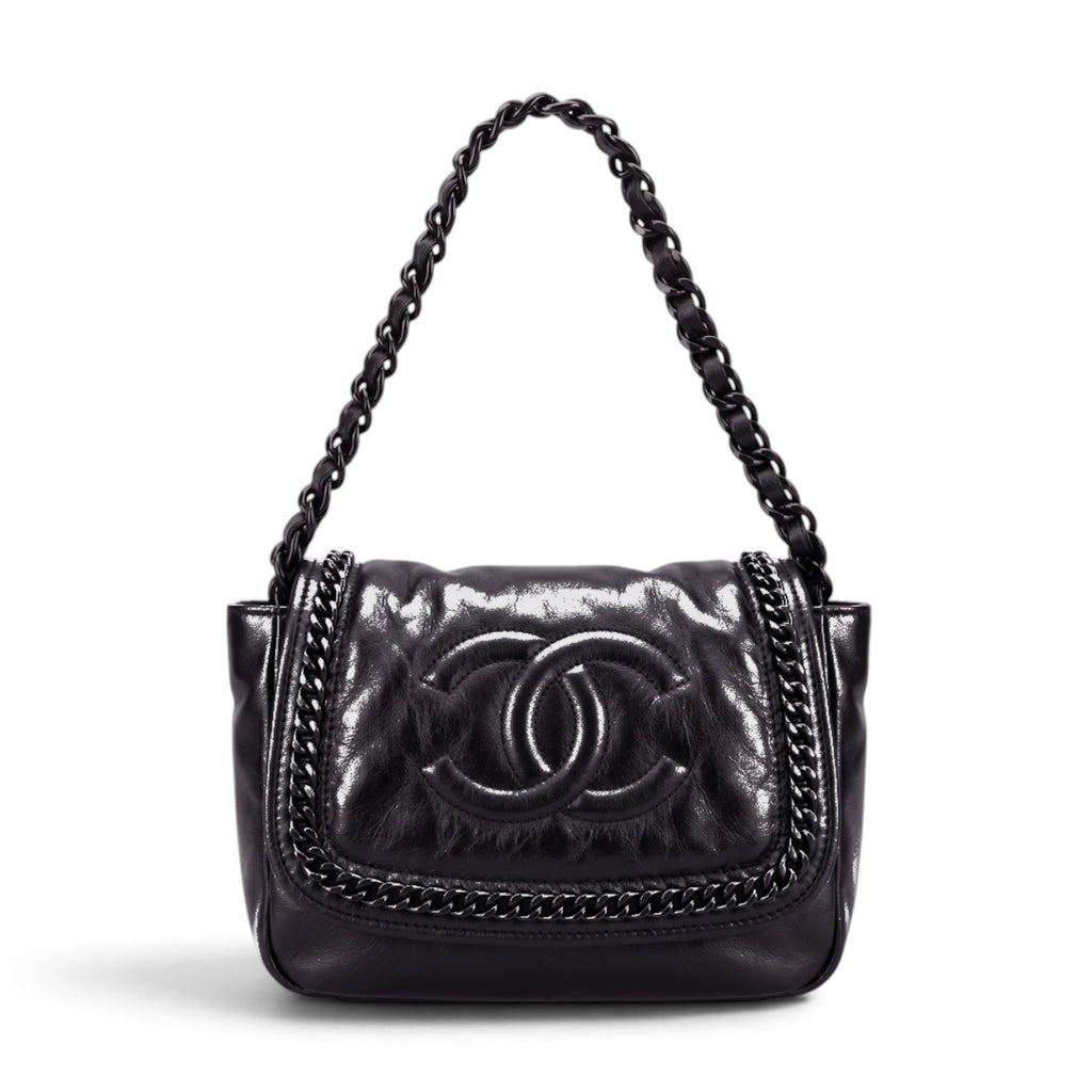 CHANEL BLACK PATENT MODERN CHAIN FLAP BAG