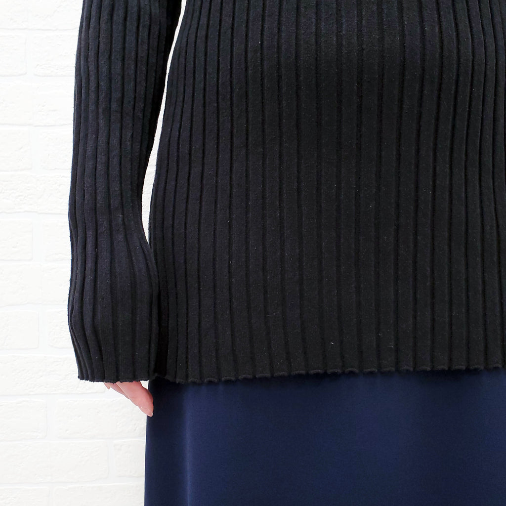 THE ROW BLACK RIBBED SWEATER - SIZE XS