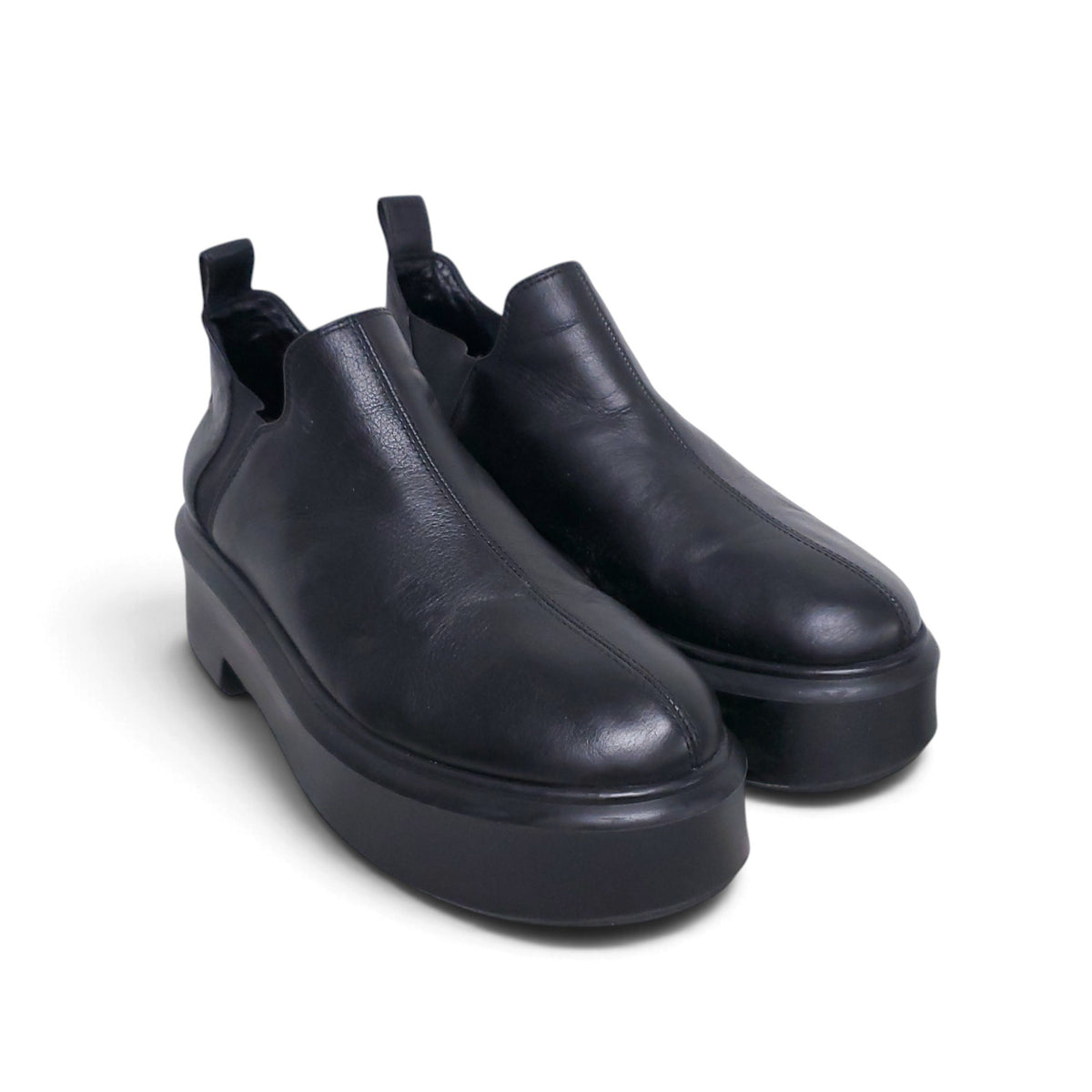 THE ROW BLACK ROBIN LEATHER CHElSEA BOOTS - SIZE 38