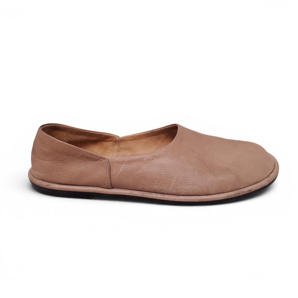 THE ROW CAMEL LEATHER CANAL FLATS - SIZE 36