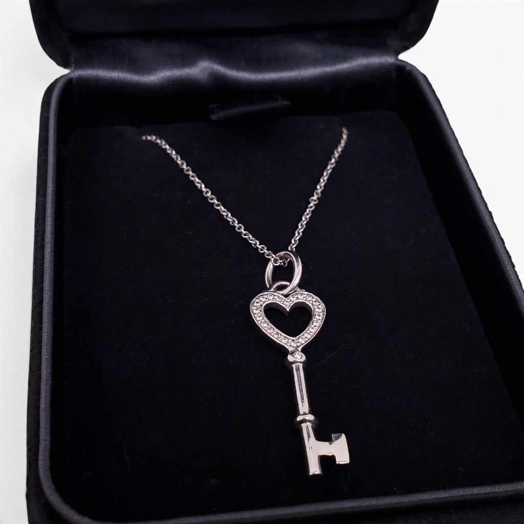 TIFFANY & CO 18K DIAMOND HEART KEY NECKLACE