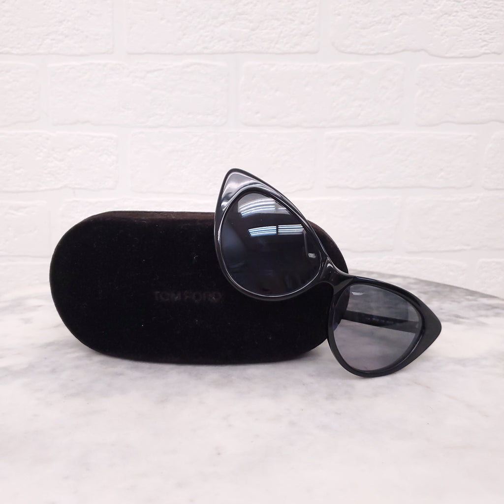 TOM FORD BLACK CAT EYE SUNGLASSES