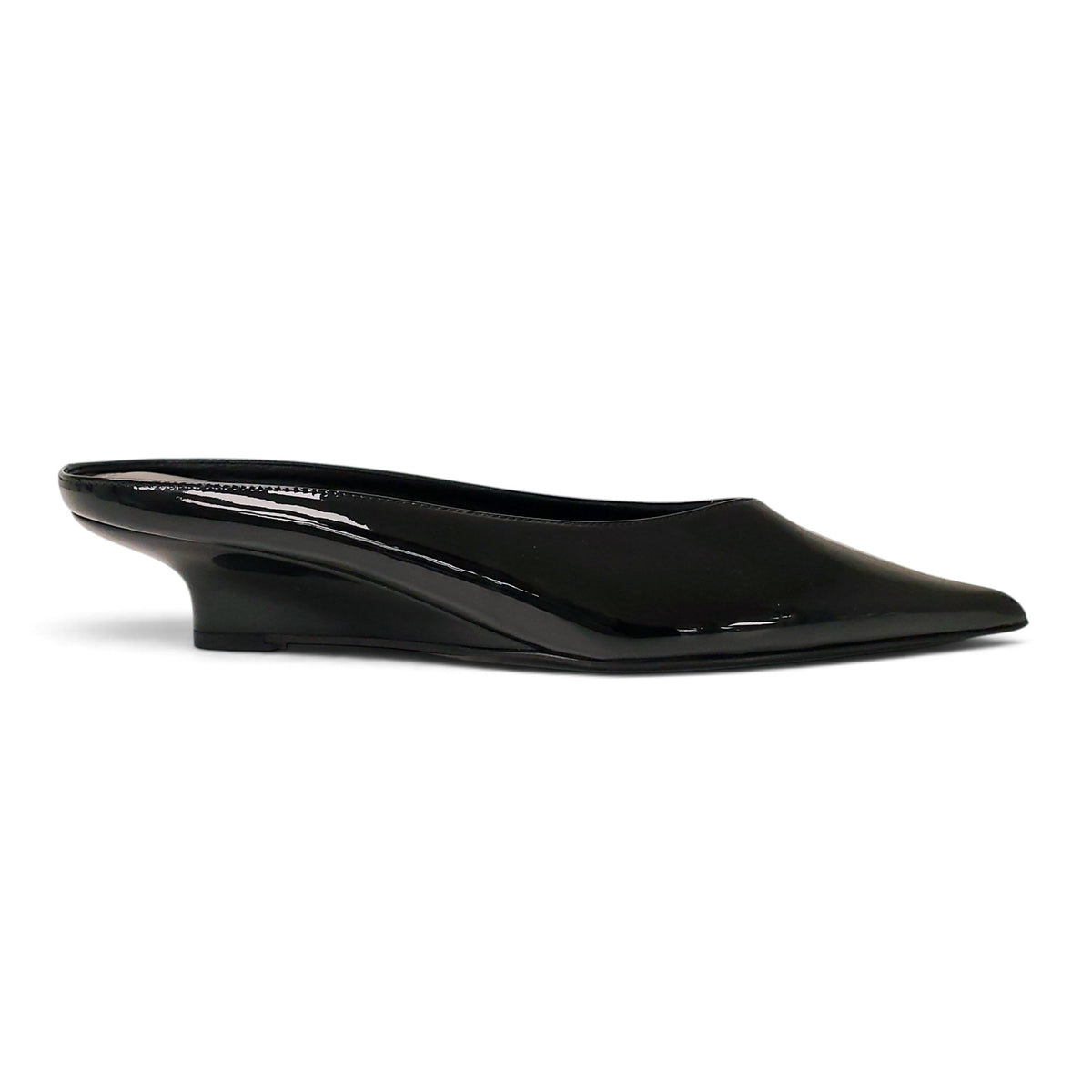TOTÊME SHARP PATENT LEATHER WEDGE MULES - SIZE 40