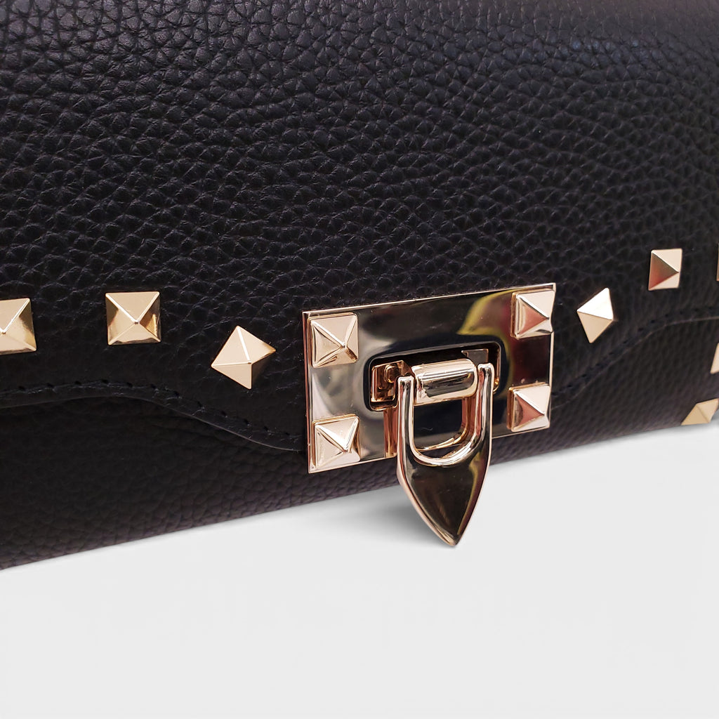 VALENTINO BLACK ROCKSTUD WALLET ON CHAIN