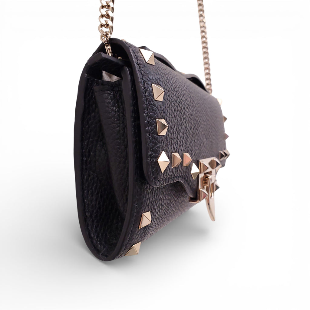 VALENTINO BLACK ROCKSTUD WALLET ON CHAIN