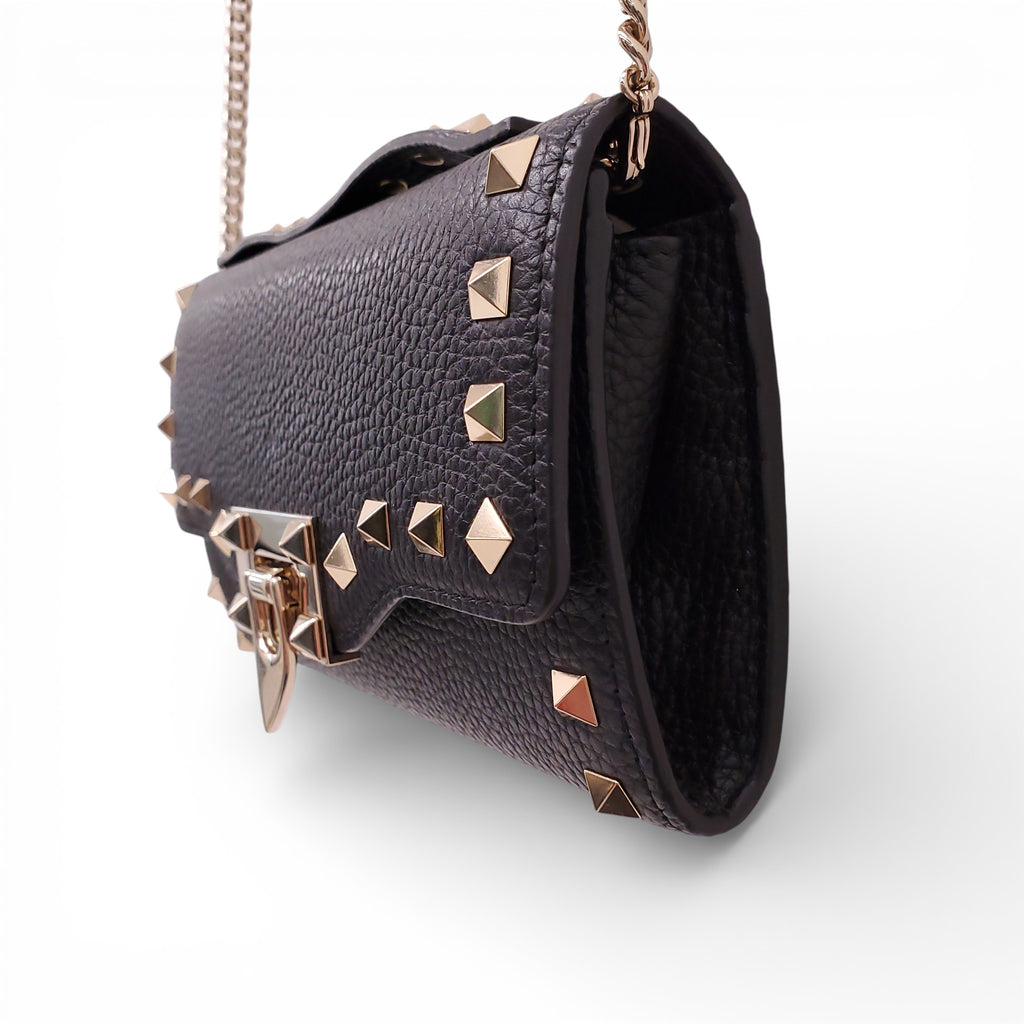 VALENTINO BLACK ROCKSTUD WALLET ON CHAIN
