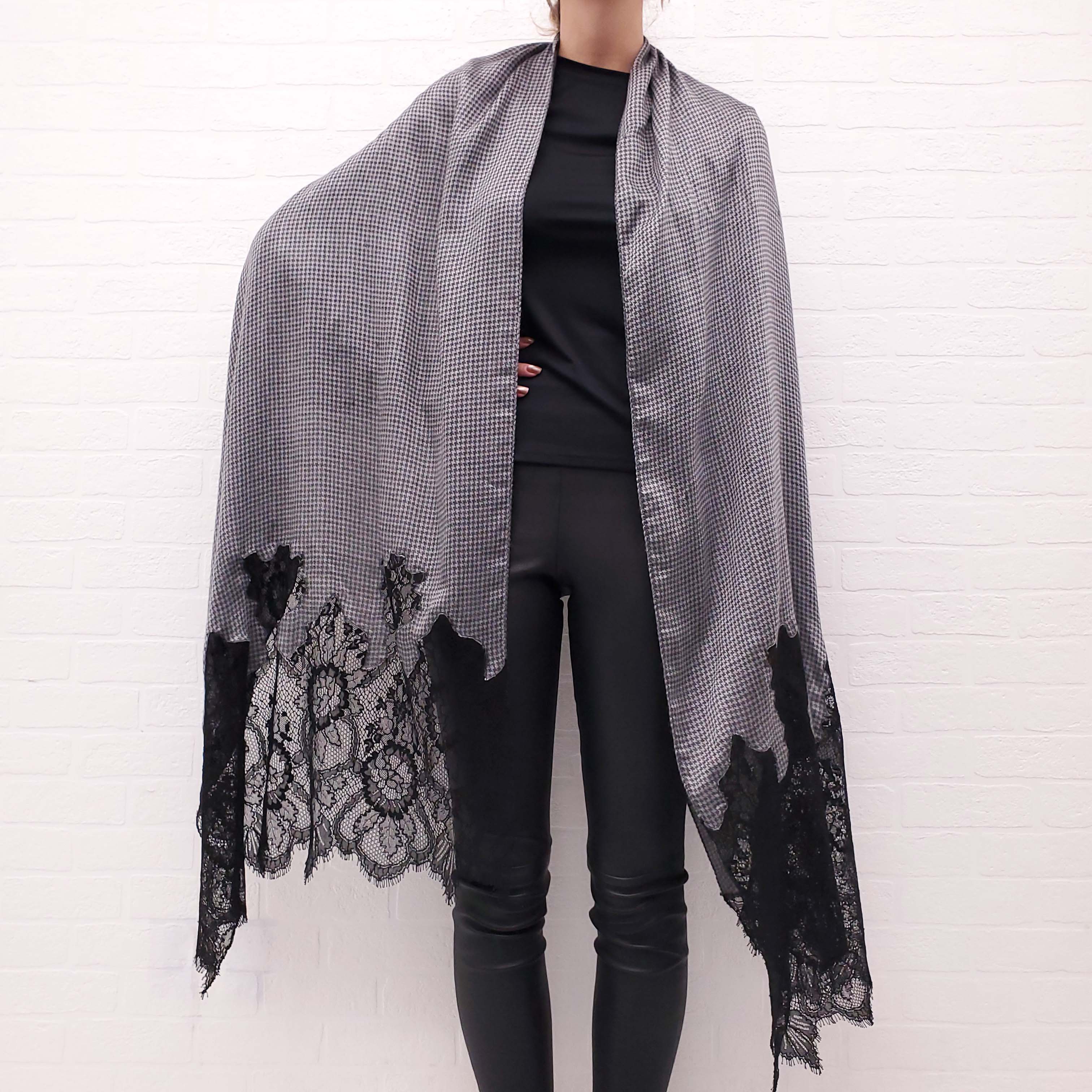 VALENTINO HOUNDSTOOTH LACE SCARF