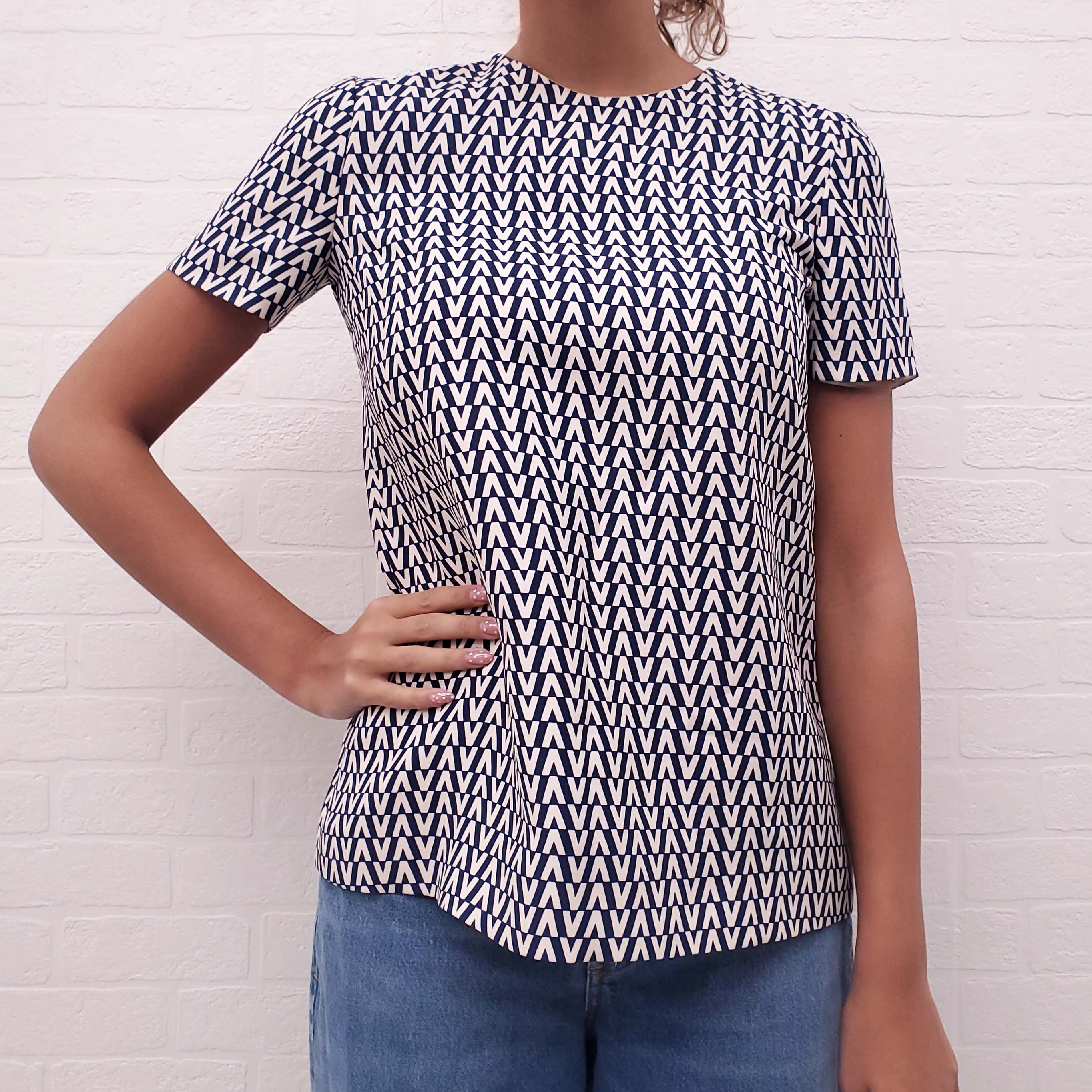 VALENTINO NAVY AND CREAM LOGO SHORT SLEEVE TOP - SIZE 38