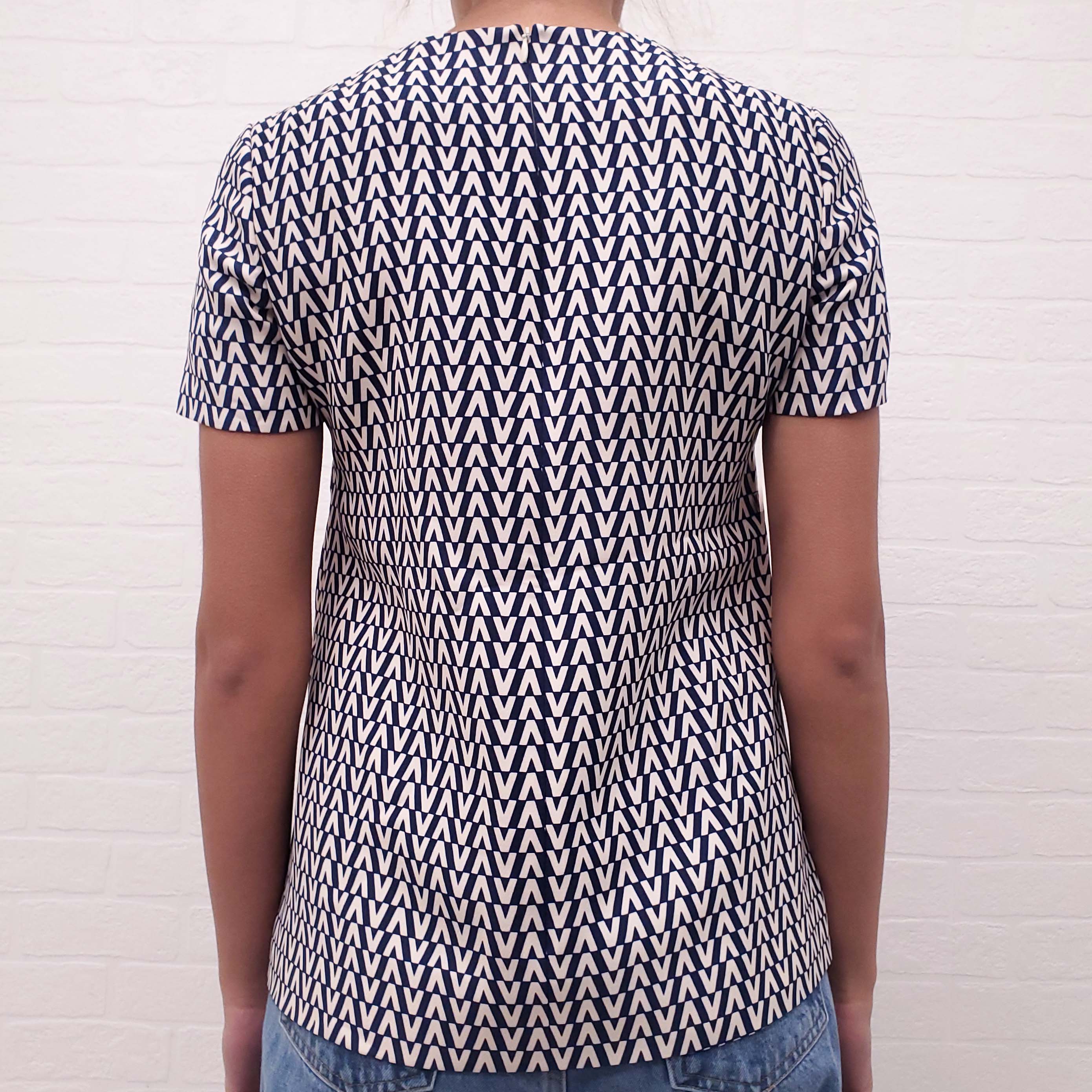 VALENTINO NAVY AND CREAM LOGO SHORT SLEEVE TOP - SIZE 38