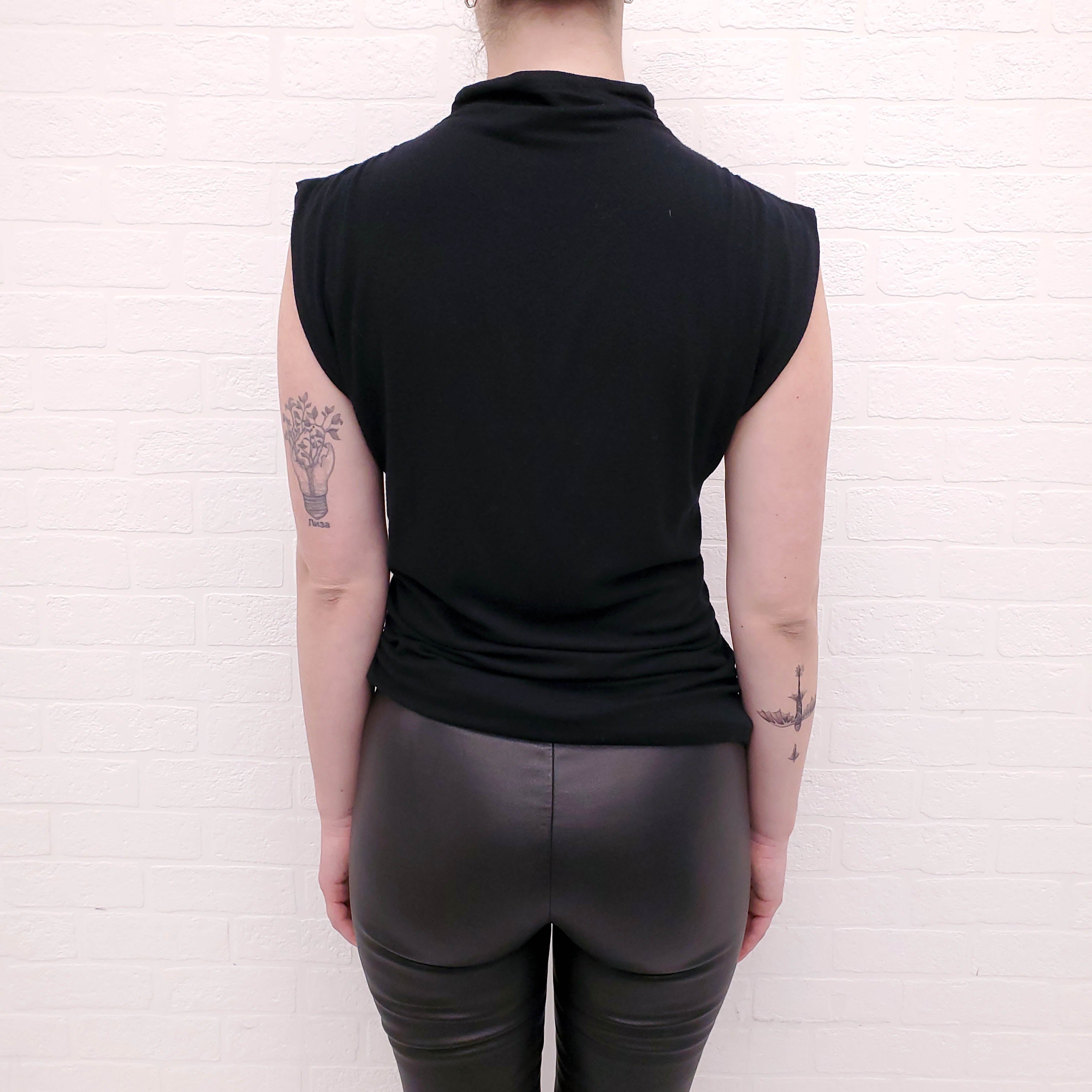 VERONICA BEARD BLACK RIBBED ROUCHED TANK TOP - SIZE M