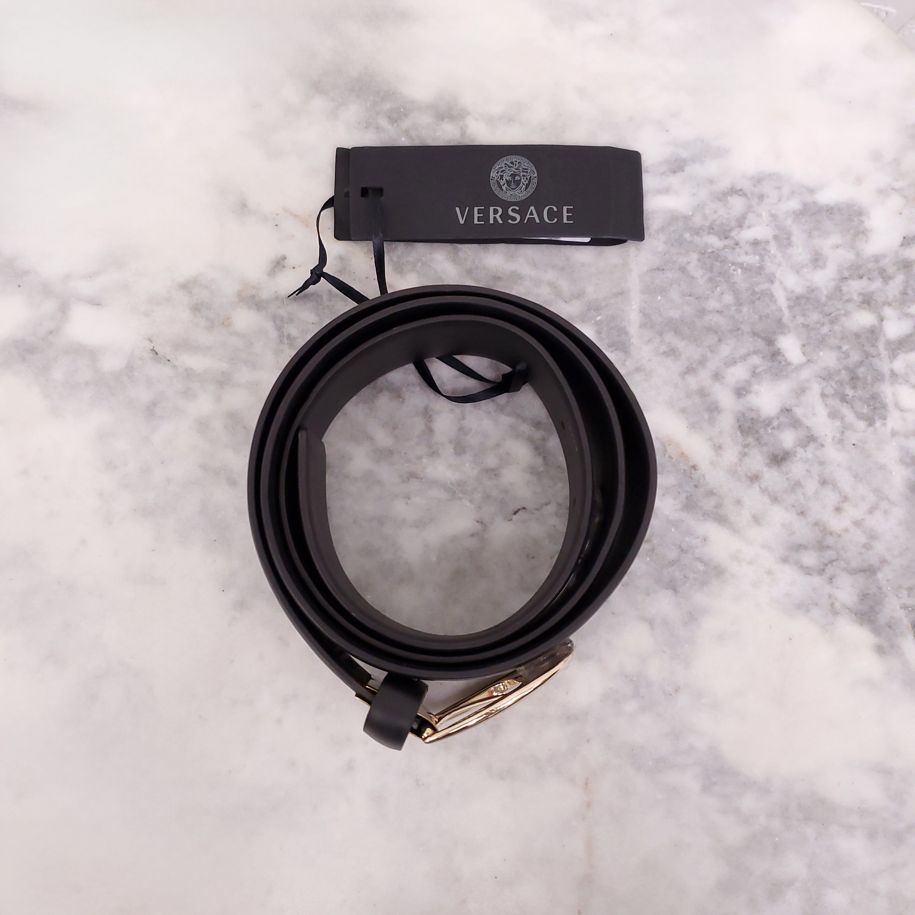 VERSACE BLACK AND BLUE LEATHER PRINTED LOGO BELT - SIZE 95