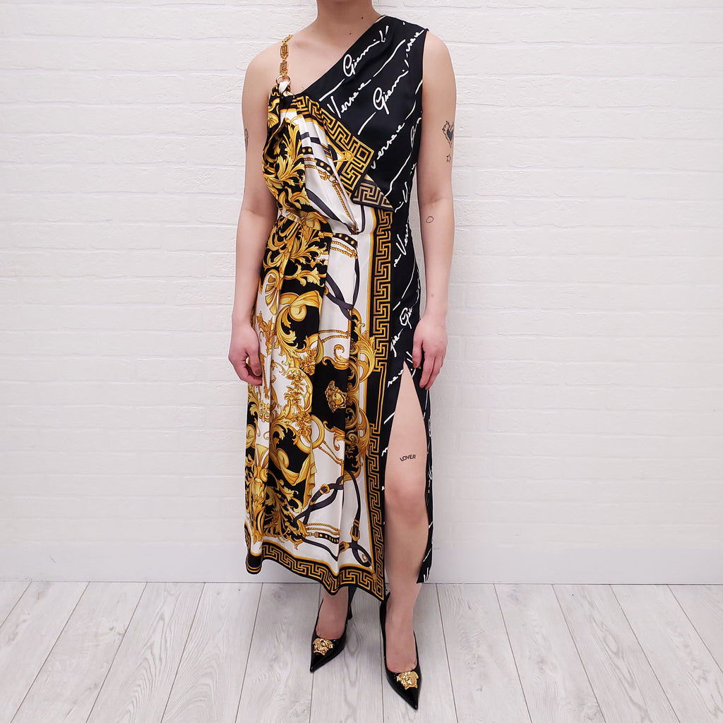 VERSACE PATTERNED BLACK & YELLOW LOGO PLEATED DRESS WITH MEDUSA CHAIN - SIZE 38