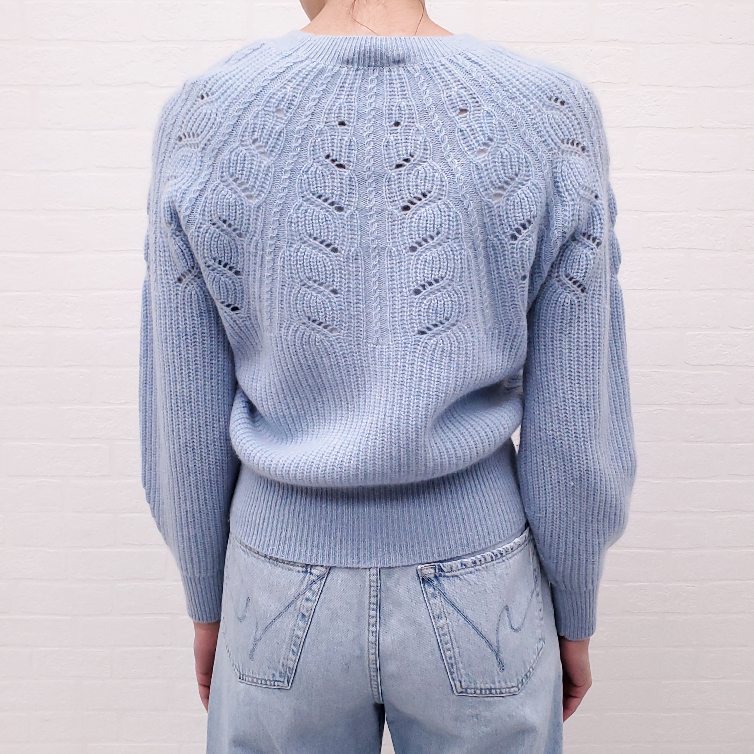 WHITE & WARREN BABY BLUE CABLE KNIT CASHMERE SWEATER - SIZE XS