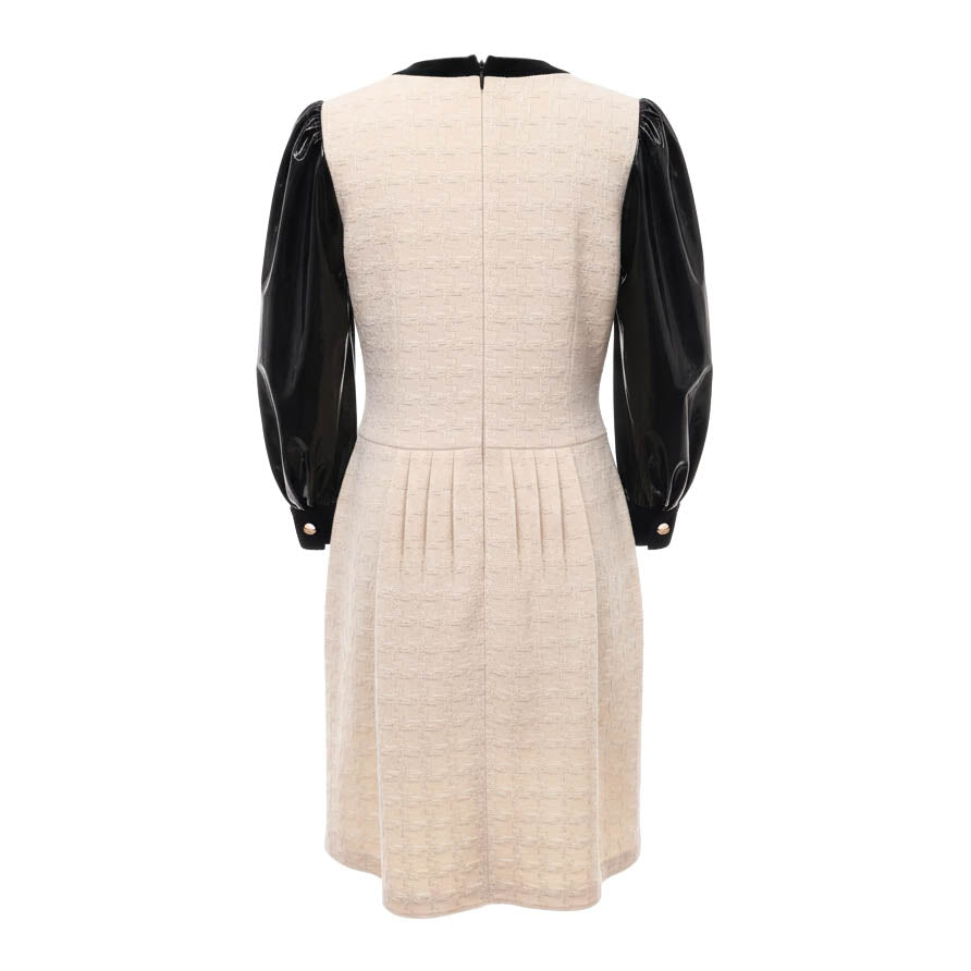 GUCCI CREAM TWEED DRESS WITH PATENT SLEEVE DETAIL - SIZE 42