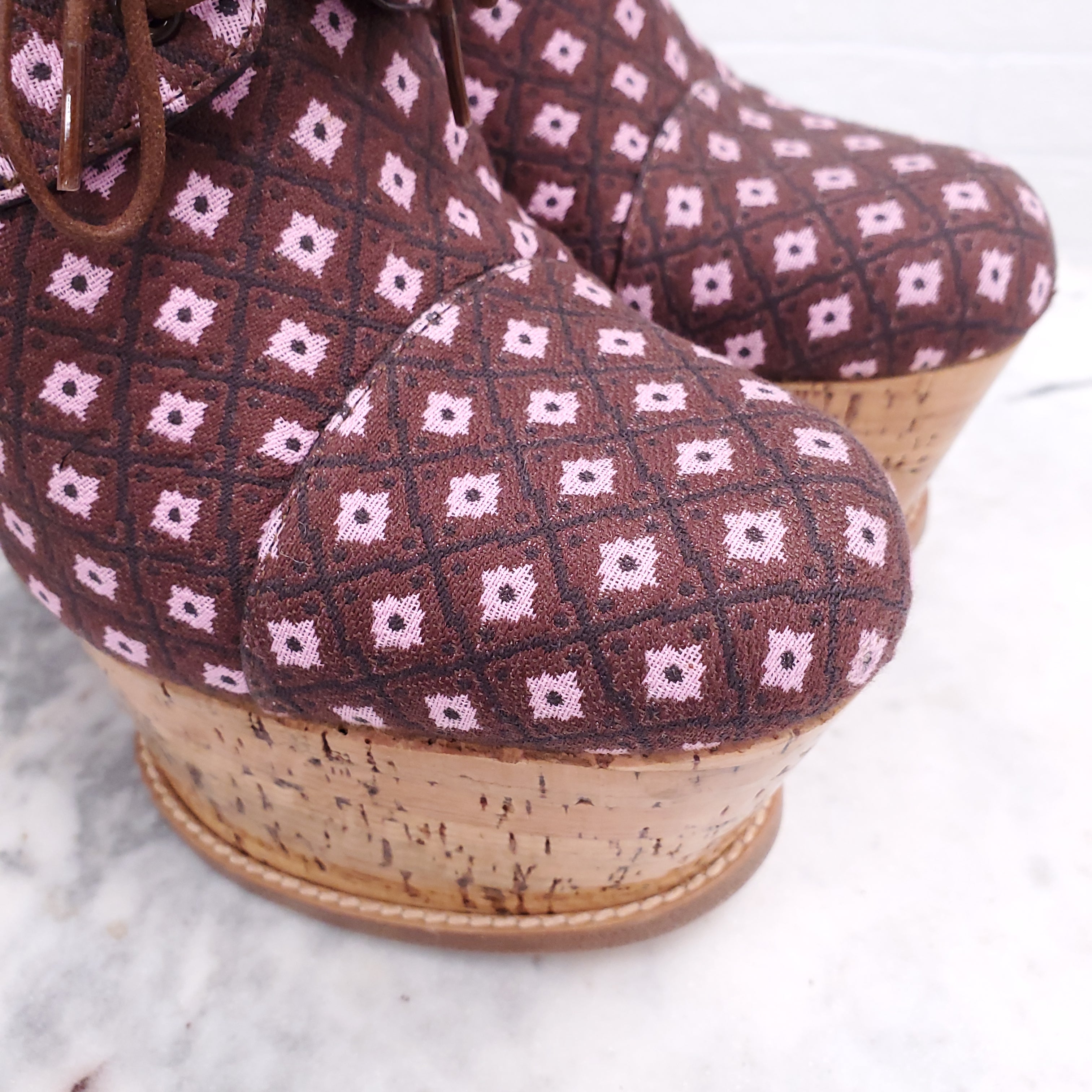 LOUIS VUITTON PATTERNED CORK PLATFORMS - SIZE 37.5