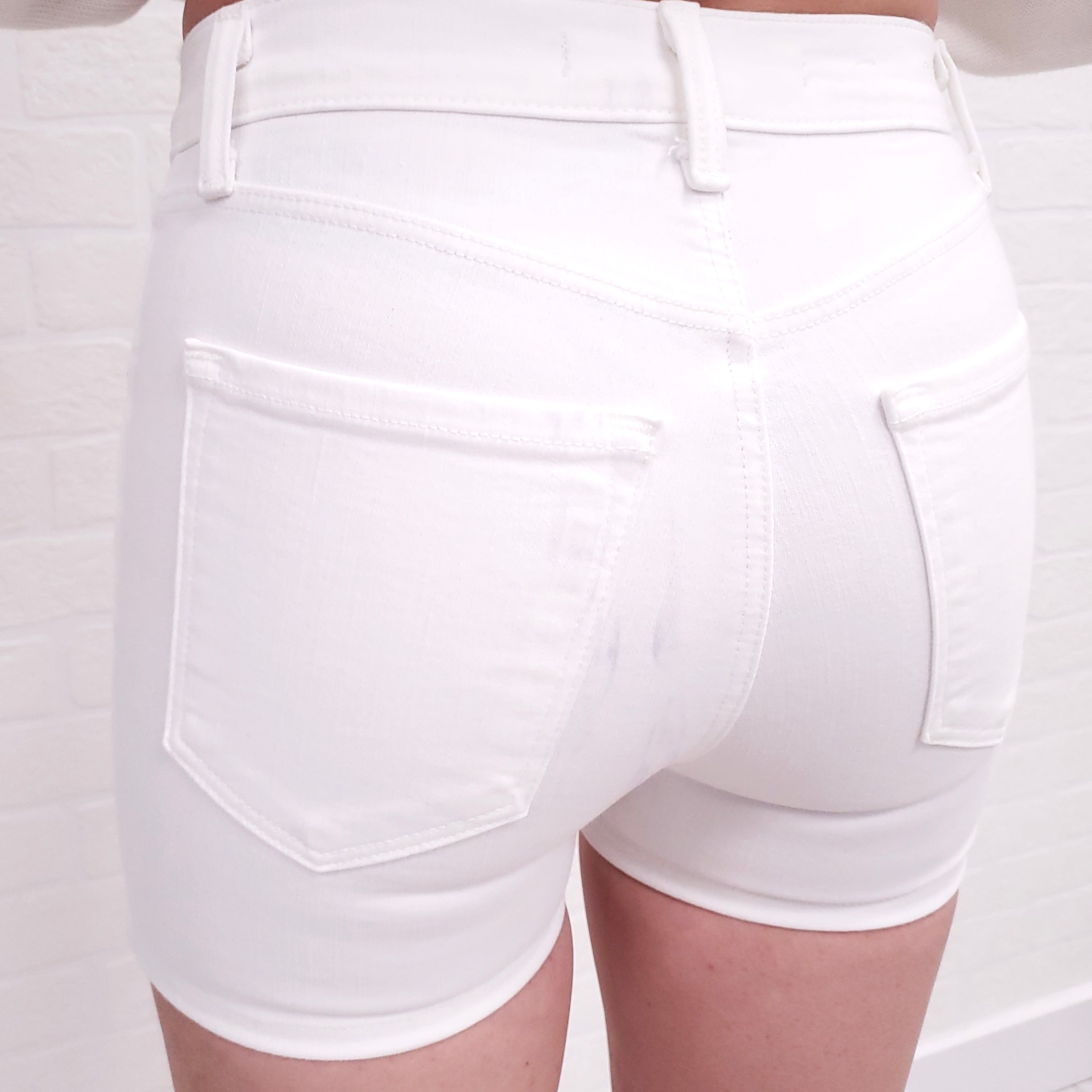 J BRAND HIGH RISE SKINNY SHORT - SIZE 23